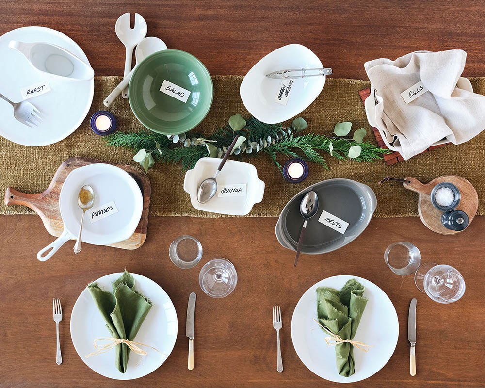 family table setting holiday