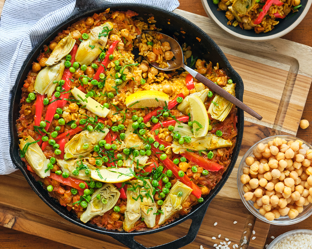 Chickpea and caramelized onion paella