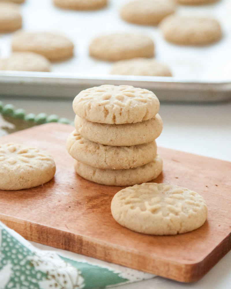 Turkish Sand Cookies (Kurabiyes)