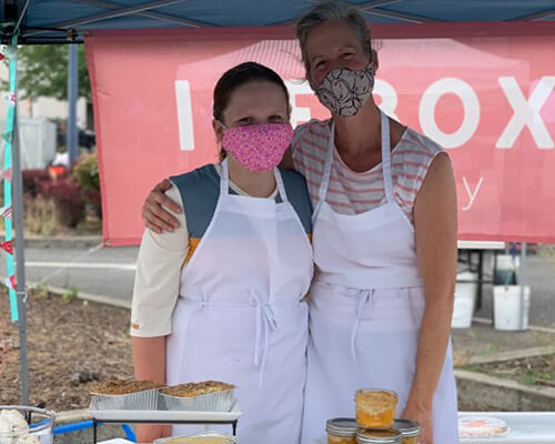 Lindsay Gott and friend at an event.