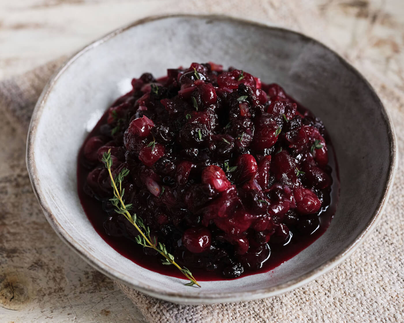 Cranberry sauce with roasted shallots