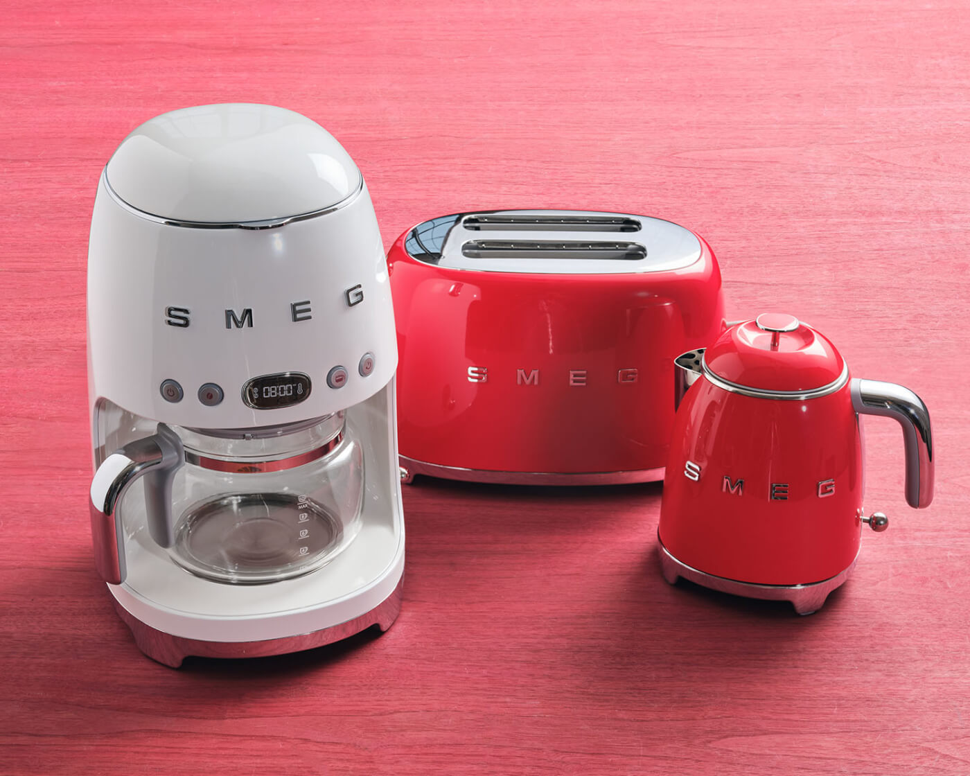 smeg tea kettle and coffee maker